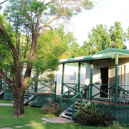Gundagai Cabins & Tourist Park Zewnętrze zdjęcie