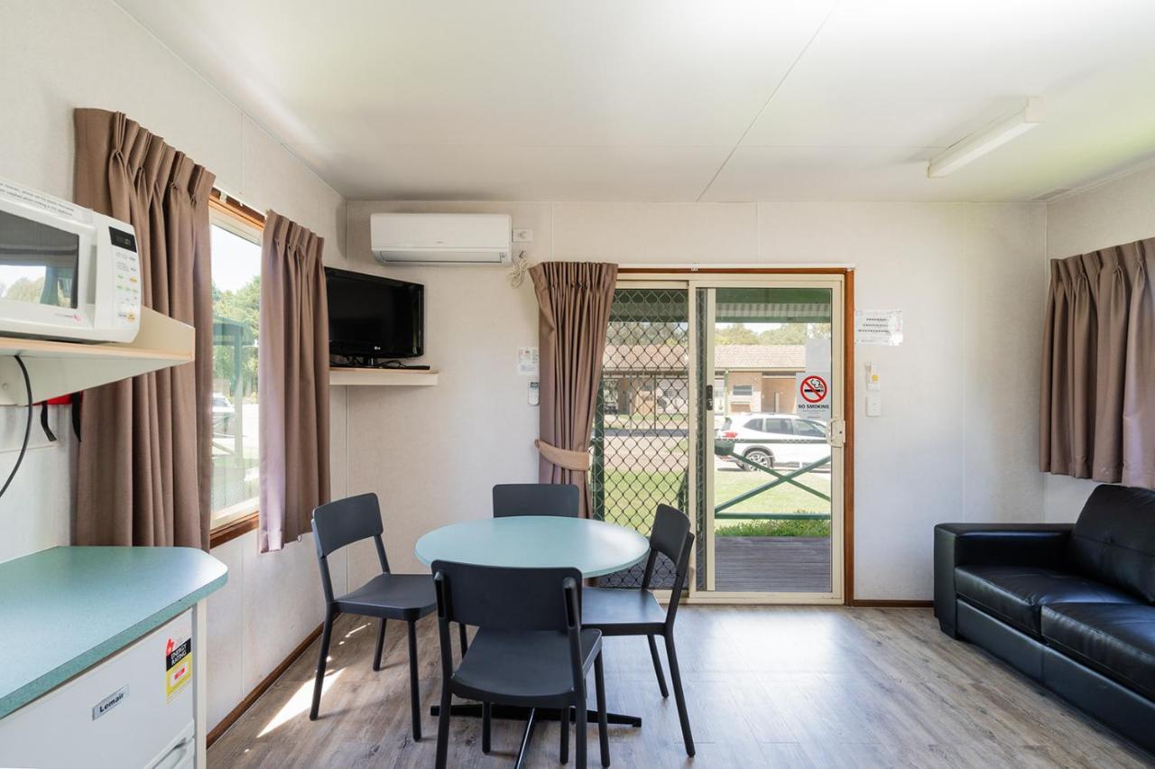 Gundagai Cabins & Tourist Park Zewnętrze zdjęcie